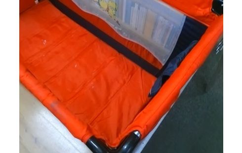 LIT PARAPLUIE ROUGE ET BLEU