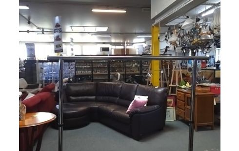 PORTANT VETEMENTS SUR ROULETTES