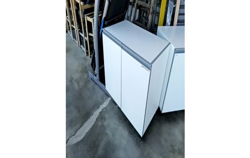 MEUBLE BAS 2 PORTES ROULETTES