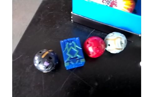 JOUET POKEMON EMENTÉ