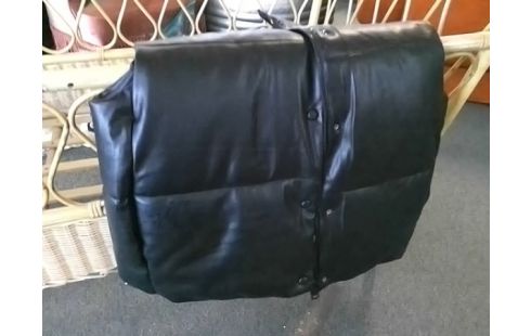 BLOUSON NOIR SANS MANCHE TAILLE M