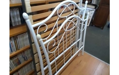 LIT METAL BLANC AVEC SOMMIER A LATTES 90X190