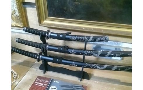 KATANA LE LOT + SUPPORT DECO