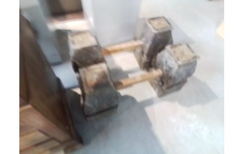 PIED DE TABLE INDONESIENS