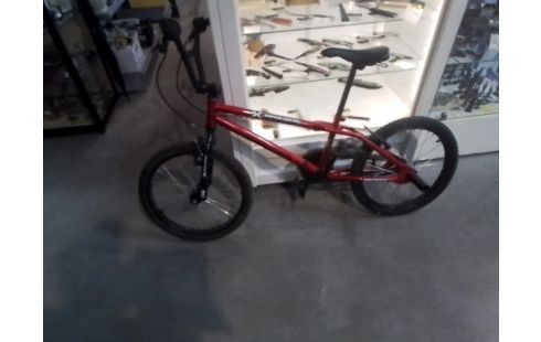 BMX ROUGE