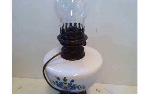 LAMPE A PETROLE ELECTRIQUE