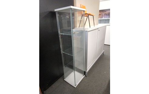 VITRINE IKEA