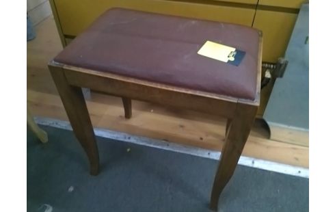 TABOURET ASSISE ROUGE