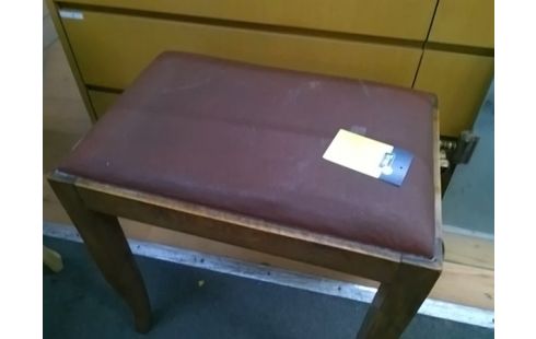 TABOURET ASSISE ROUGE