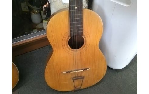 GUITARE MANQUE 2 CORDES