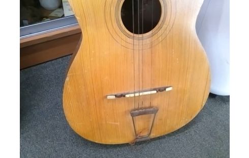 GUITARE MANQUE 2 CORDES