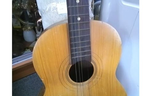 GUITARE MANQUE 2 CORDES