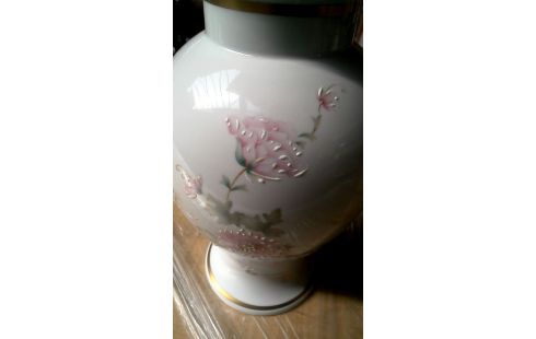 VASE COUVERT LIMOGES BLANCHE PORCELAINE FLEUR