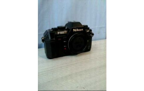 KAMERA ANALOG <NIKON> F-501 AF