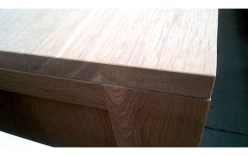 NIEDRIGES BUFFET EICHE MASSIV VERSCHIEBBAR