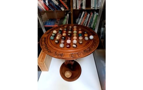 JEU SOLITAIRE SUR TABLE