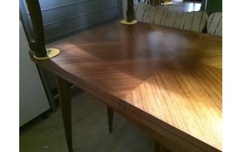 TABLE PLATEAU PIVOTANT