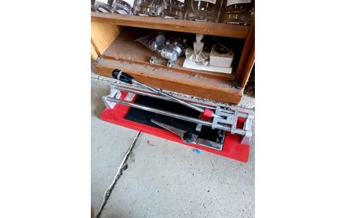 COUPE CARREAU MANUEL