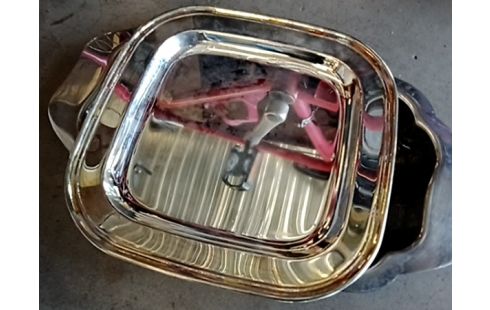 LOT DE PLAT EN METAL