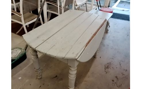 TABLE A VOLET PEINTE