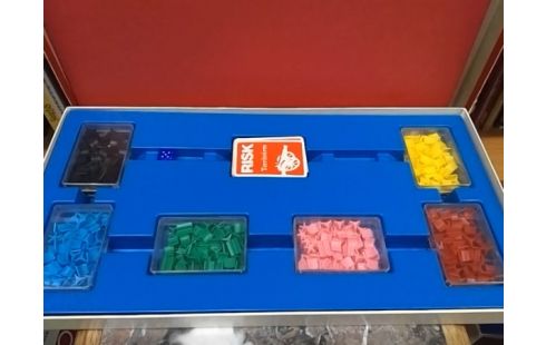 JEU DE SOCIETE RISK (MANQUE 5 DES)