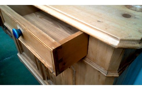 MUEBLE BAJO. ANTIGUO PINO 4 PUERTAS 2 CAJONES