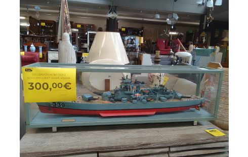 DECORATION BATEAU SCHARNHORST SOUS VERRE