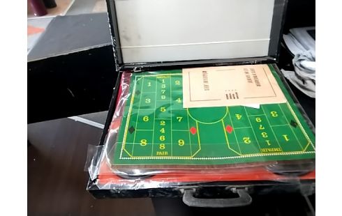 MALETTE DE JEUX INCOMPLETE