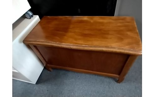 COFFRE RUSTIQUE EN BOIS