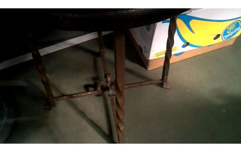 APARADOR REDONDO ROBLE HIERRO FORJA