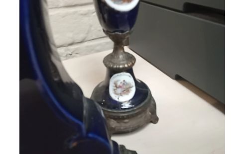 HORLOGE ET VASE ROMANTIQUE