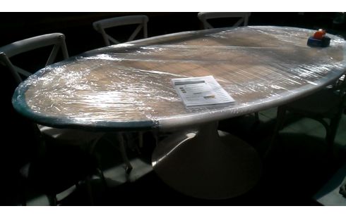 MESA DE COMEDOR OVALADO