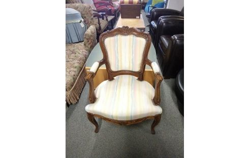 FAUTEUIL STYLE LOUIS XV