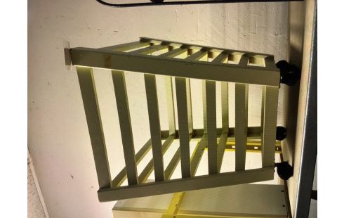 PANIER A LINGE SUR ROULETTES