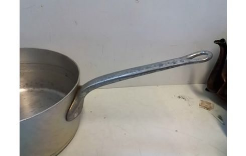 CASSEROLE AVEC VERSEUR D20