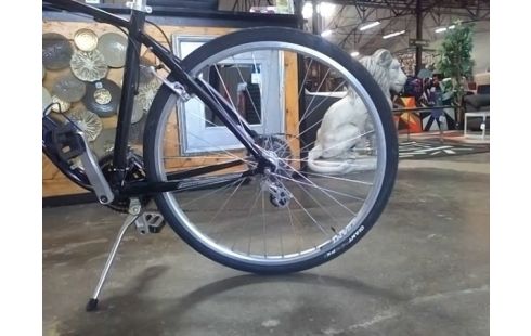 VELO GIANT NOIR + ACCESSOIRES EN CAISSE