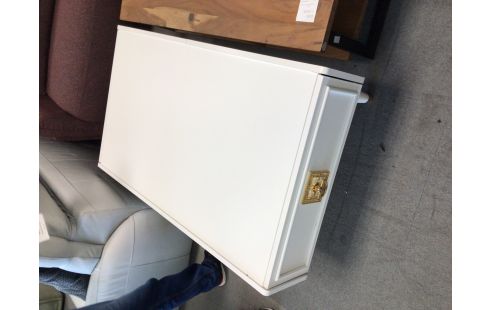 TABLE DE SALON LAQUEE BLANCHE