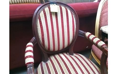 FAUTEUIL ROUGE ET BLANC