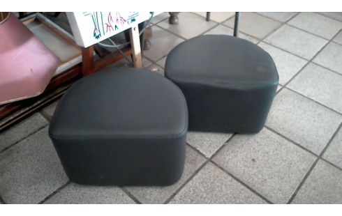 POUF SIMILI CUIR GRIS
