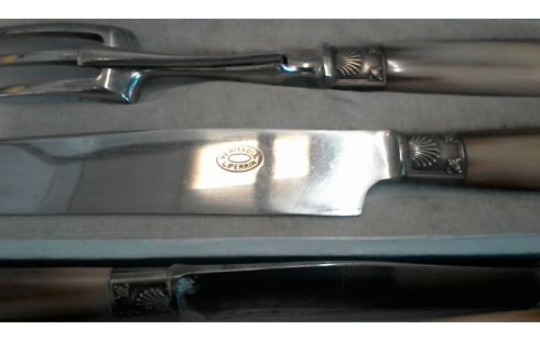 SERVICE A DECOUPER ET 12 COUTEAUX