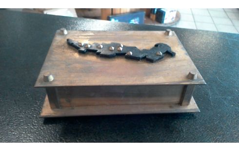 BOITE ANCIENNE EP VERS 1950