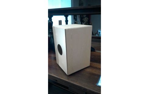 INSTRUMENT DE MUSIQUE CAJON