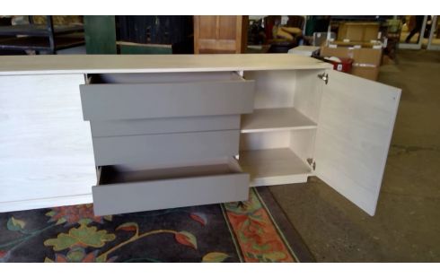 MUEBLE BAJO. MODERNO 3 PUERTAS 4 CAJONES GRIS