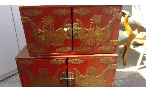 KOFFER 1 CHINESISCH LACKIERT BEISTELLTISCH