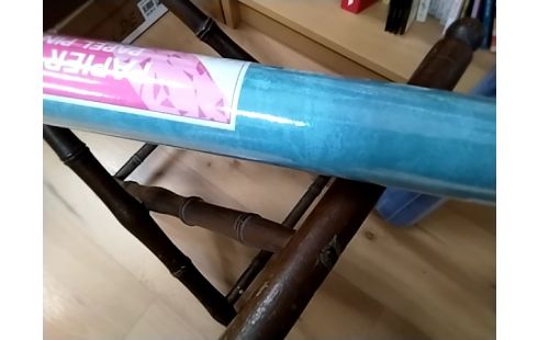 PAPIER PEINT Le rouleau