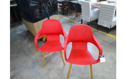FAUTEUIL ROUGE L'UNITE