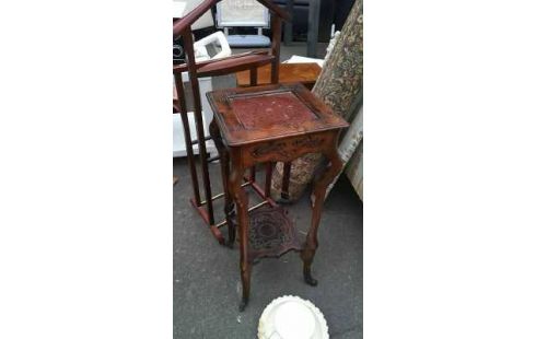 SELLETTE BOIS SCULPTEE