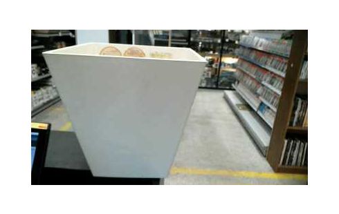 ELEMENTO PARA OCULTAR MACETAS PLÁSTICO BLANCO