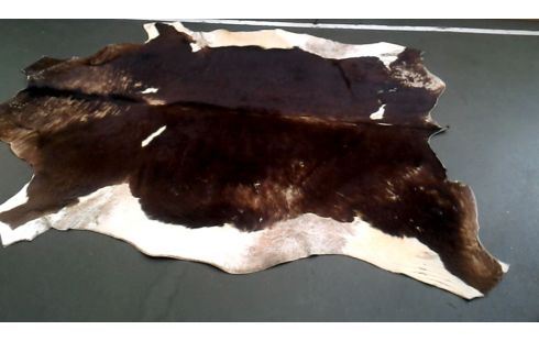 DECO-OBJECT KOEHUID BRUIN WIT