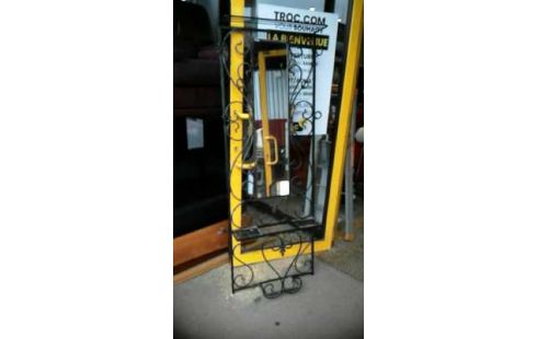 GARDEROBE 1 SCHMIEDEEISEN